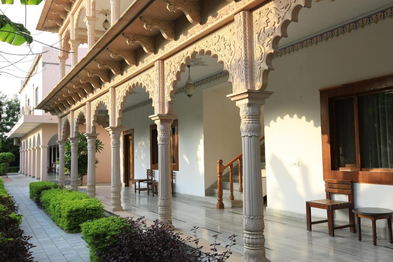 Hotel Sunbird Bharatpur Eksteriør bilde