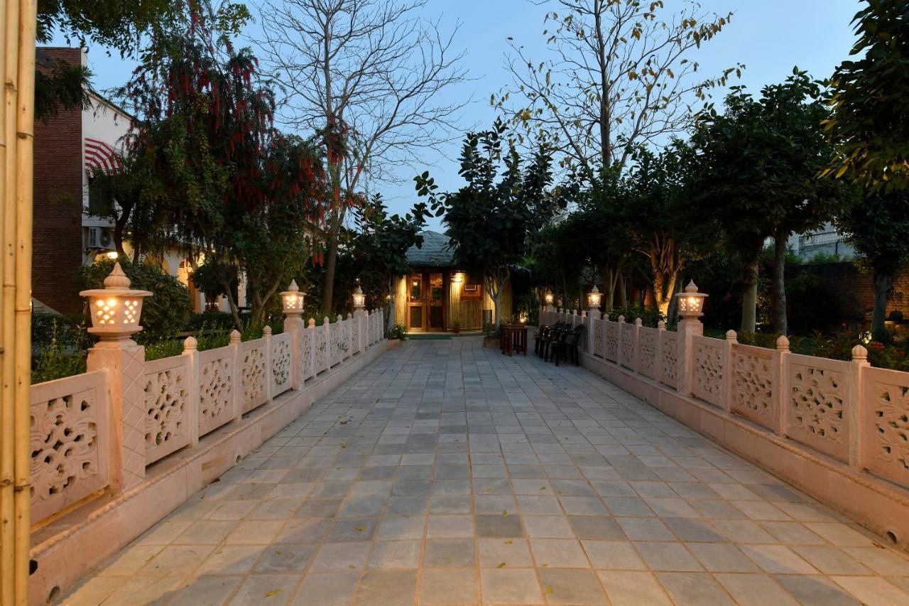 Hotel Sunbird Bharatpur Eksteriør bilde