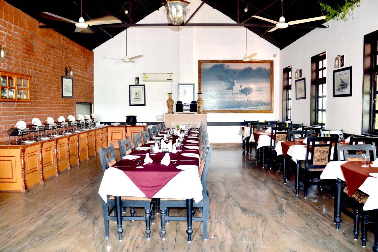 Hotel Sunbird Bharatpur Eksteriør bilde