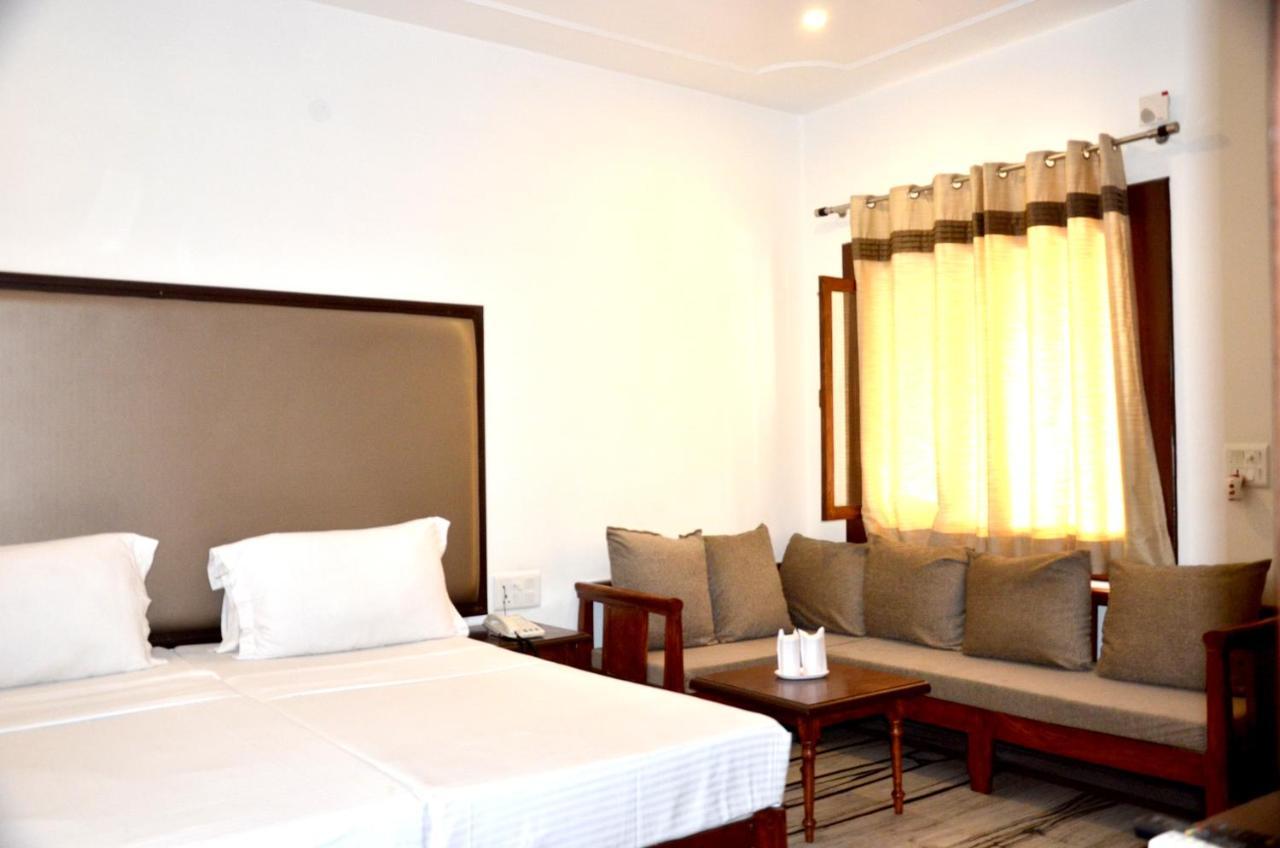 Hotel Sunbird Bharatpur Eksteriør bilde