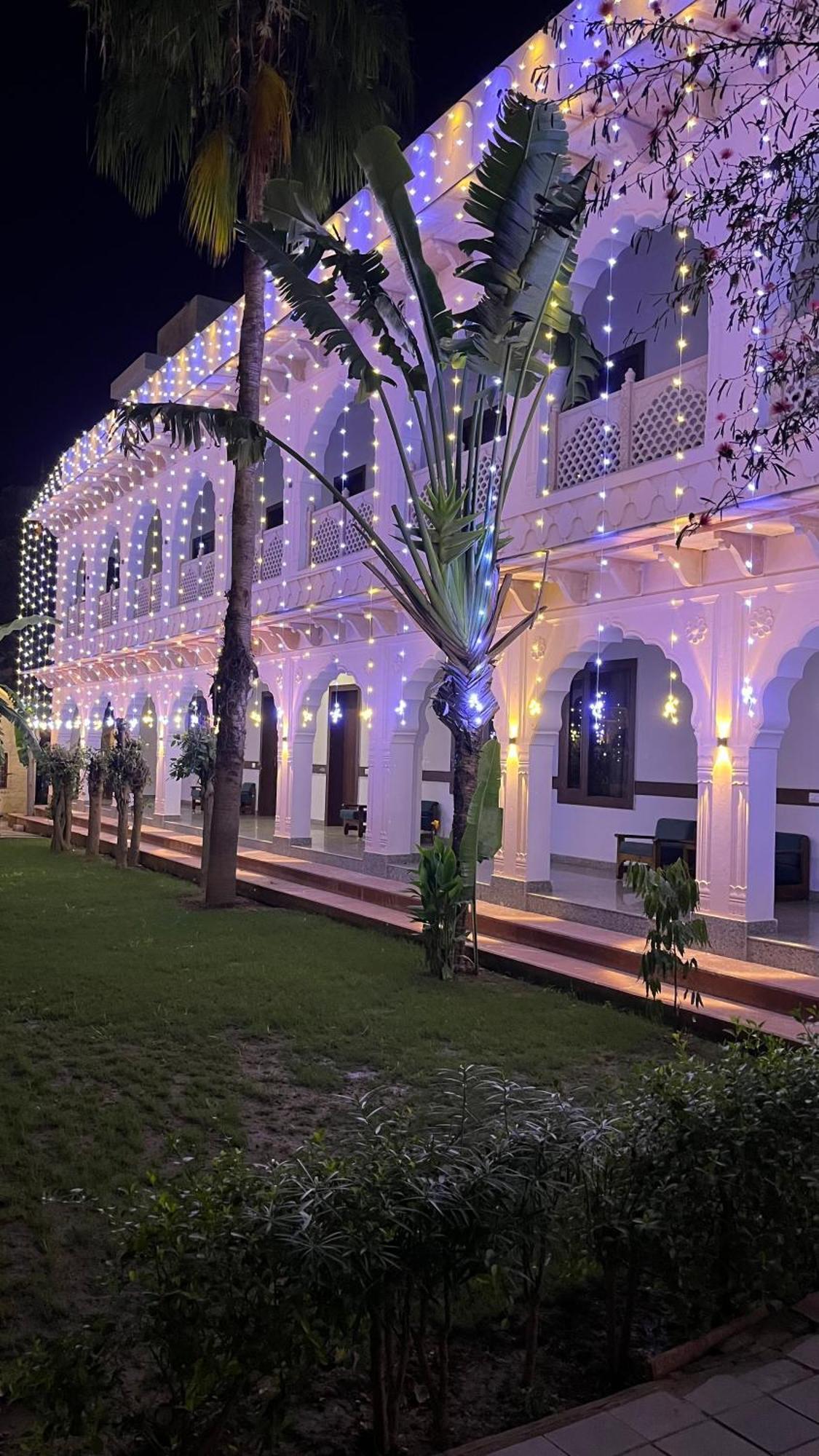 Hotel Sunbird Bharatpur Eksteriør bilde