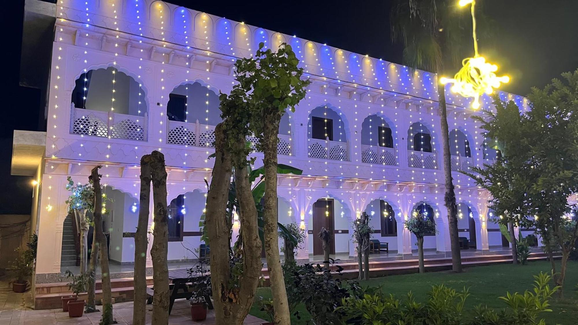 Hotel Sunbird Bharatpur Eksteriør bilde