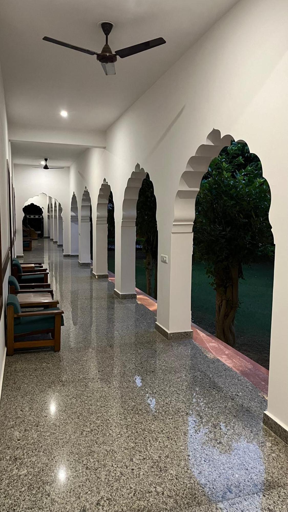 Hotel Sunbird Bharatpur Eksteriør bilde